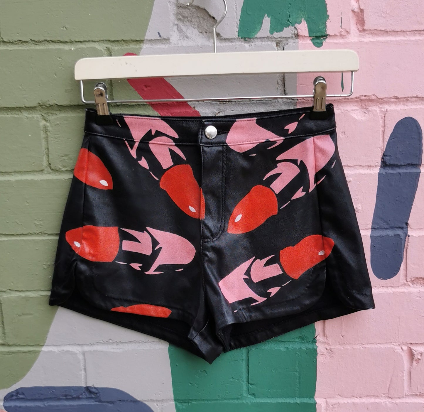 Lipstick Shorts
